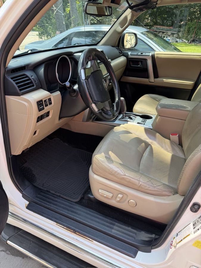 The same interior after detailing