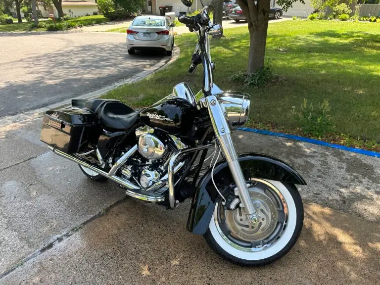 Motorcycle detailing near me. Motorcycle polishing. Motorcycle cleaning. Harley cleaning service.